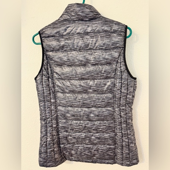 32 Degrees Gray Speckled Puffer Vest (Women’s M) - Picture 4 of 6